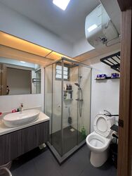 Hougang Street 32 (Hougang), Multi Generation #593627391